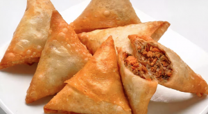 CHICKEN SAMOSA (2pcs)