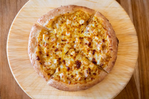 GLUTEN FREE Paneer Tikka Masala Pizza