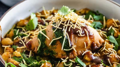 Samosa Chaat (1 Pcs)
