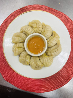 Chicken Momos /Appetizers / 8 pcs