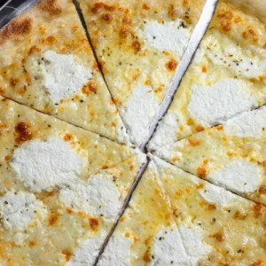 Cheese Cheesy Pizza